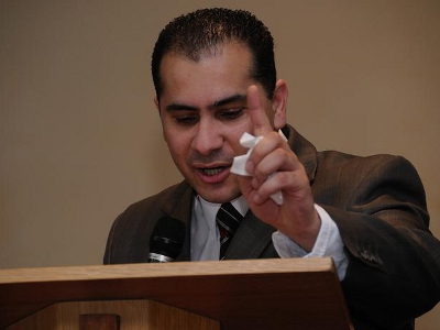 Pastor Emil Adam v Bratislave – Nedeľa, 15.4.2012 v DK Dúbravka, modrá sála